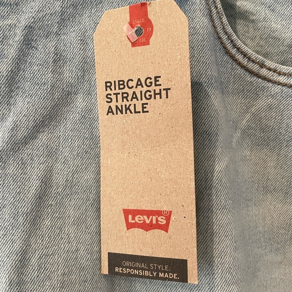 Woman’s straight jeans - Picture 4 of 7